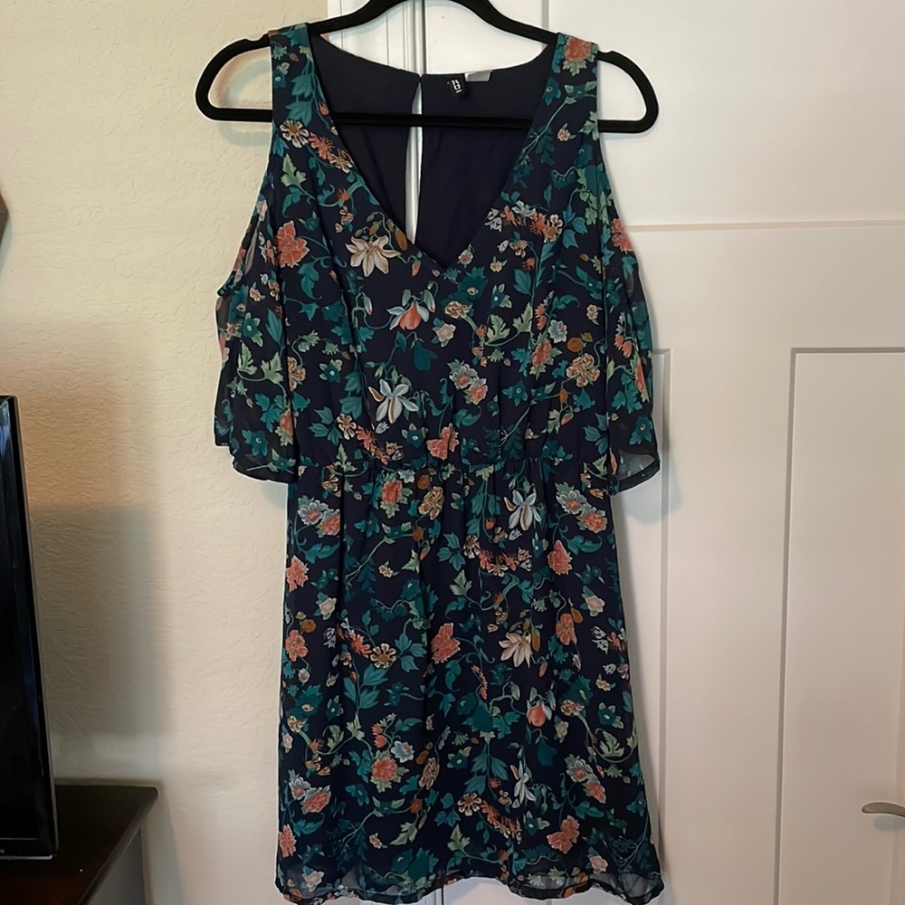 Peek a boo shoulder dress